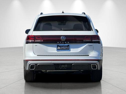 opal white pearl 2026 Volkswagen Atlas Peak Edition