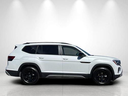 opal white pearl 2026 Volkswagen Atlas Peak Edition
