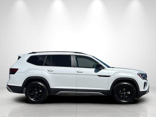 opal white pearl 2026 Volkswagen Atlas Peak Edition