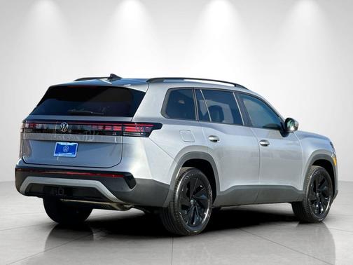 Silver Mist Metallic 2027 Volkswagen Atlas SE w/Technology