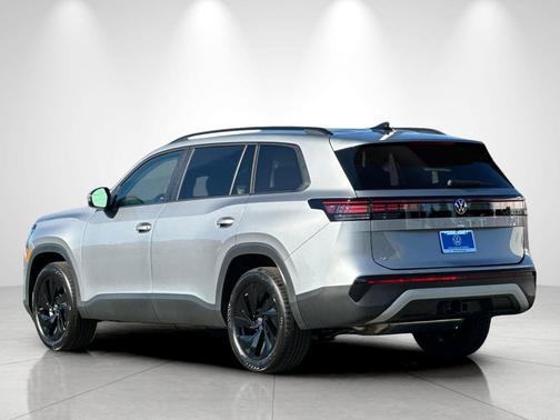 Silver Mist Metallic 2027 Volkswagen Atlas SE w/Technology