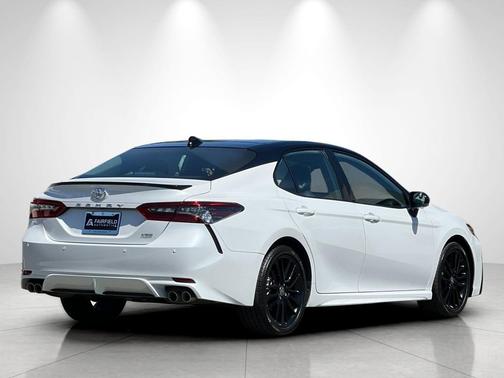 Wind Chill Pearl/Midnight Black Metallic 2024 Toyota Camry XSE
