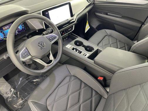 2026 Volkswagen Atlas Cross Sport 2.0T SE