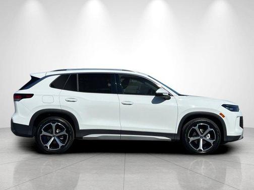 pure white 2026 Volkswagen Tiguan 2.0T SE