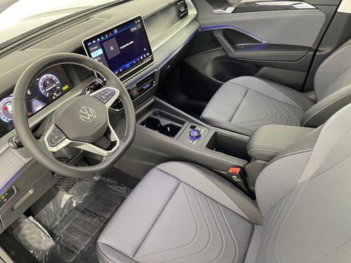 2025 Volkswagen Tiguan 2.0T SE 4MOTION