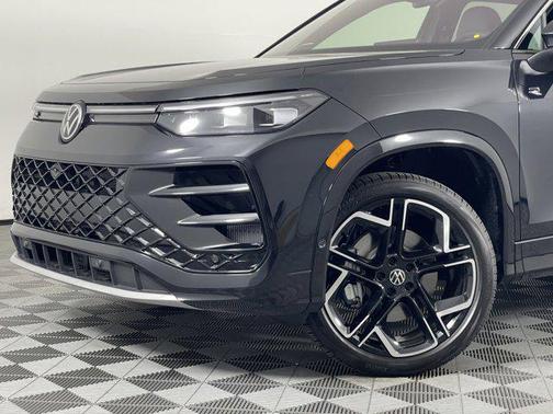 2026 Volkswagen Tiguan 2.0T SEL