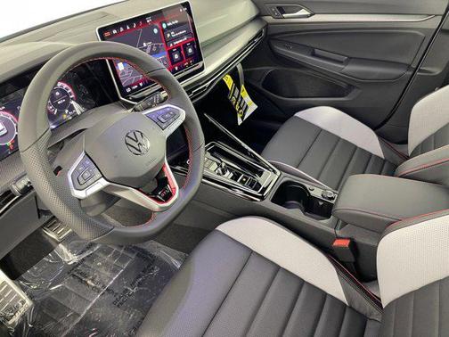 2025 Volkswagen Golf GTI 2.0T SE DSG