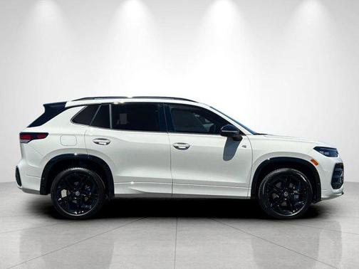 sandstone 2026 Volkswagen Tiguan 2.0T SE R-Line Black 4MOTION