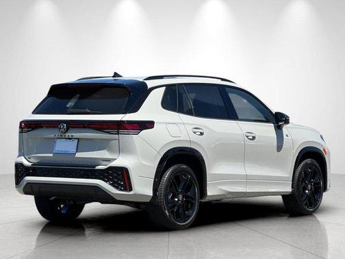 sandstone 2026 Volkswagen Tiguan 2.0T SE R-Line Black 4MOTION