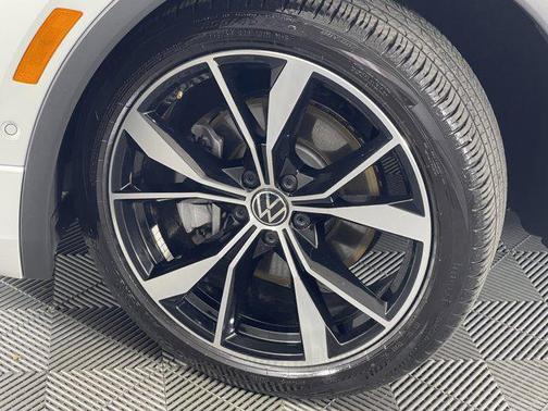2023 Volkswagen Tiguan 2.0T SEL R-Line 4MOTION