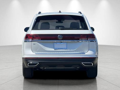 opal white pearl 2026 Volkswagen Atlas 2.0T SE