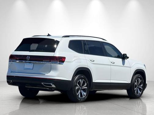 opal white pearl 2026 Volkswagen Atlas 2.0T SE