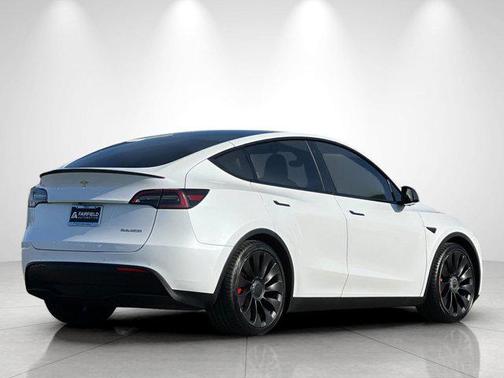 2022 Tesla Model Y Performance Dual Motor All-Wheel Drive