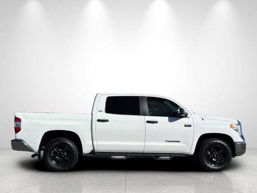 Super White 2017 Toyota Tundra SR5