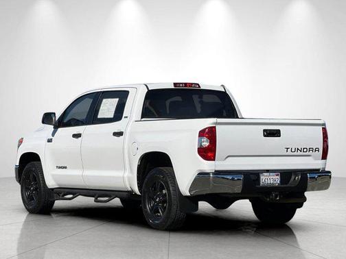 Super White 2017 Toyota Tundra SR5