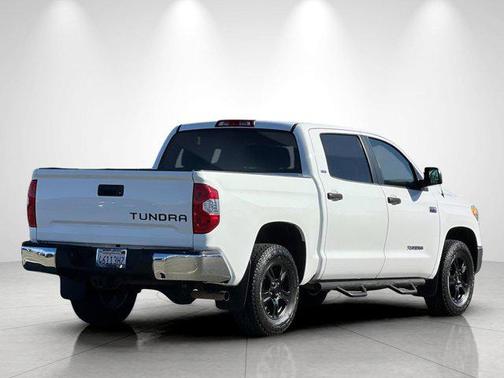 Super White 2017 Toyota Tundra SR5