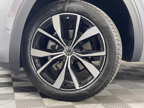 2026 Volkswagen Atlas 2.0T SEL Premium R-Line 4MOTION