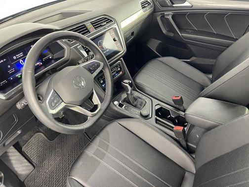 2024 Volkswagen Tiguan 2.0T SE 4MOTION