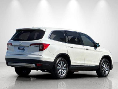 White Diamond Pearl 2019 Honda Pilot EX