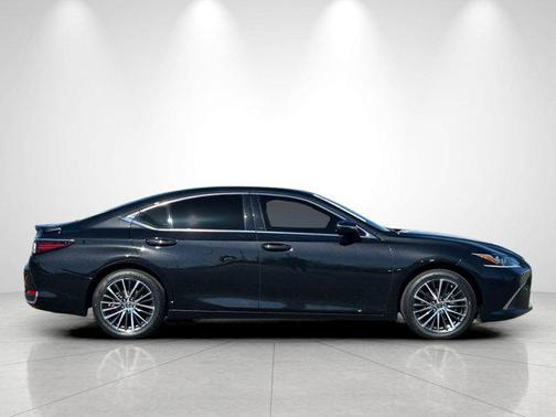 2024 Lexus ES 300h Base