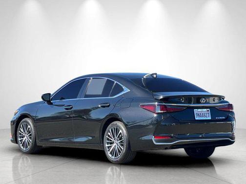 2024 Lexus ES 300h Base