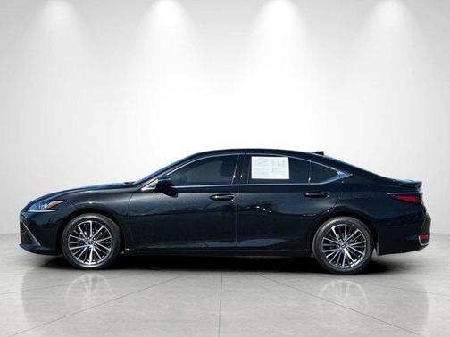 2024 Lexus ES 300h Base