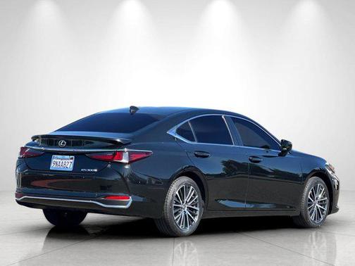 2024 Lexus ES 300h Base