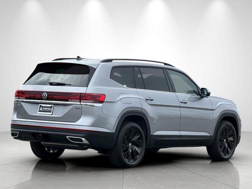 Silver Mist Metallic 2026 Volkswagen Atlas 2.0T SE w/Technology 4MOTION