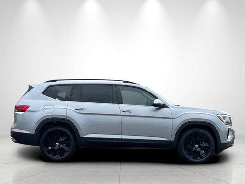 Silver Mist Metallic 2026 Volkswagen Atlas 2.0T SE w/Technology 4MOTION