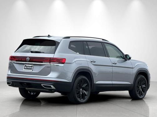 Silver Mist Metallic 2026 Volkswagen Atlas 2.0T SE w/Technology 4MOTION
