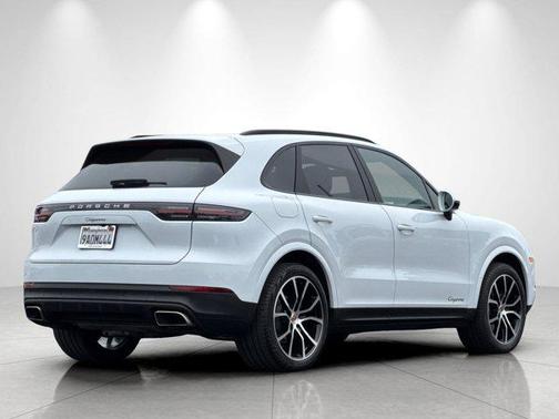 2022 Porsche Cayenne Cayenne