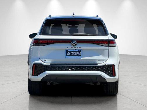 opal white pearl 2026 Volkswagen Tiguan 2.0T SE R-Line Black 4MOTION