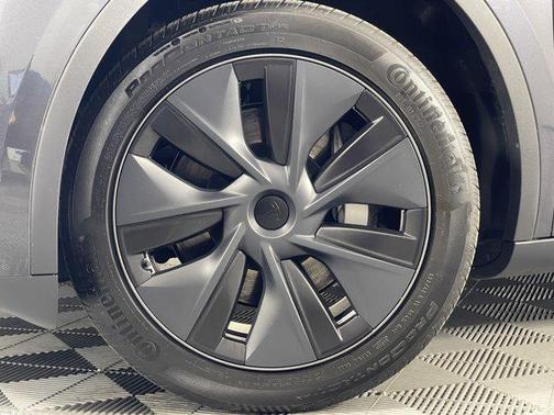 2024 Tesla Model Y RWD *Ltd Avail*