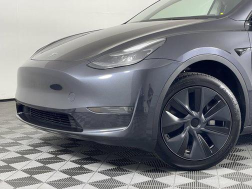 2024 Tesla Model Y RWD *Ltd Avail*
