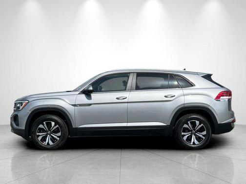 Silver Mist Metallic 2025 Volkswagen Atlas Cross Sport 2.0T SE