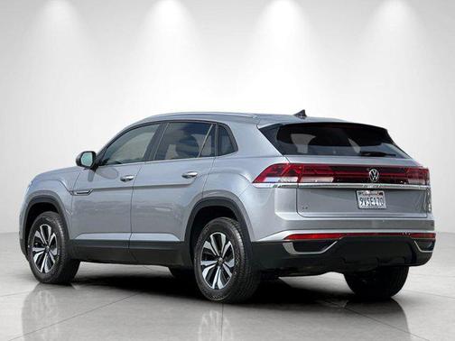 Silver Mist Metallic 2025 Volkswagen Atlas Cross Sport 2.0T SE