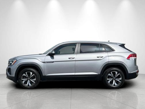 Silver Mist Metallic 2025 Volkswagen Atlas Cross Sport 2.0T SE