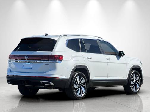 opal white pearl 2026 Volkswagen Atlas 2.0T SEL