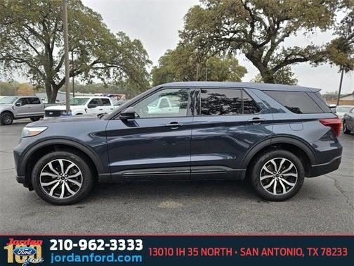 2022 Ford Explorer ST