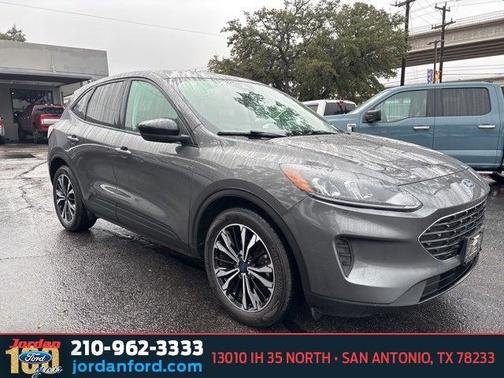 2022 Ford Escape SE