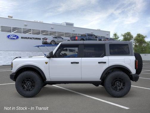 Oxford White 2026 Ford Bronco Badlands
