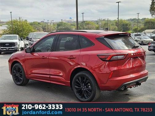 2023 Ford Escape ST-Line Elite