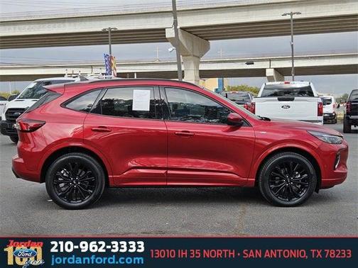 2023 Ford Escape ST-Line Elite