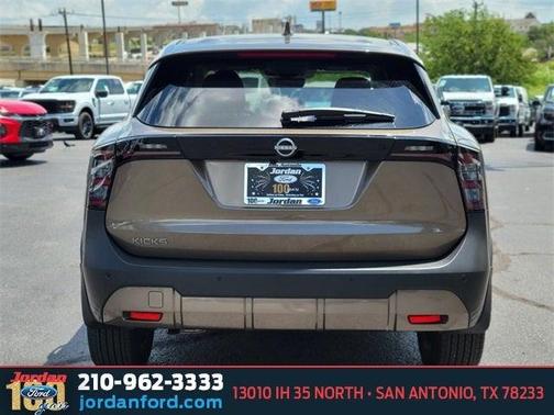2025 Nissan Kicks SV