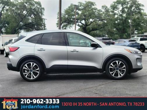 2022 Ford Escape SE
