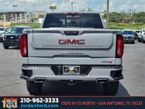 2024 GMC Sierra 1500 AT4