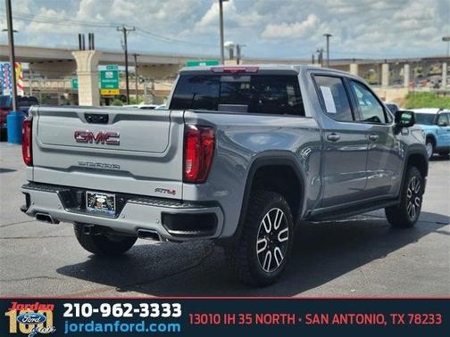 2024 GMC Sierra 1500 AT4
