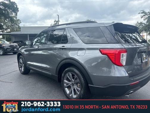 Carbonized Gray Metallic 2022 Ford Explorer XLT