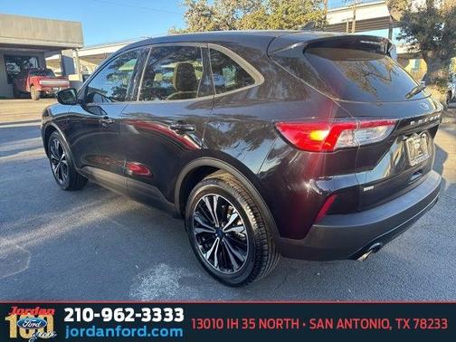 2022 Ford Escape SE