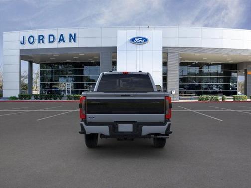 2025 Ford F-250 Platinum